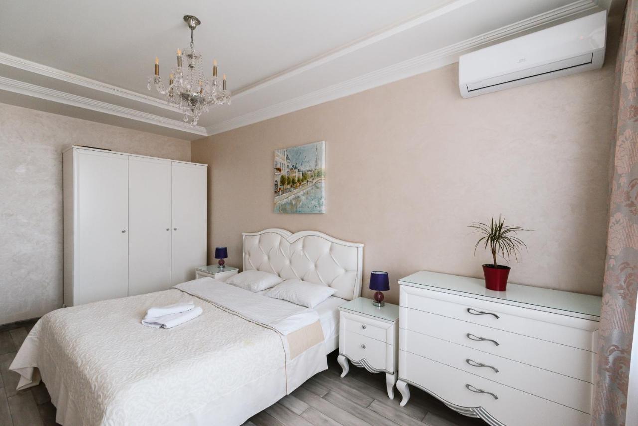 키예프 Luxury For Business & Pleasure Royal 1 아파트 외부 사진