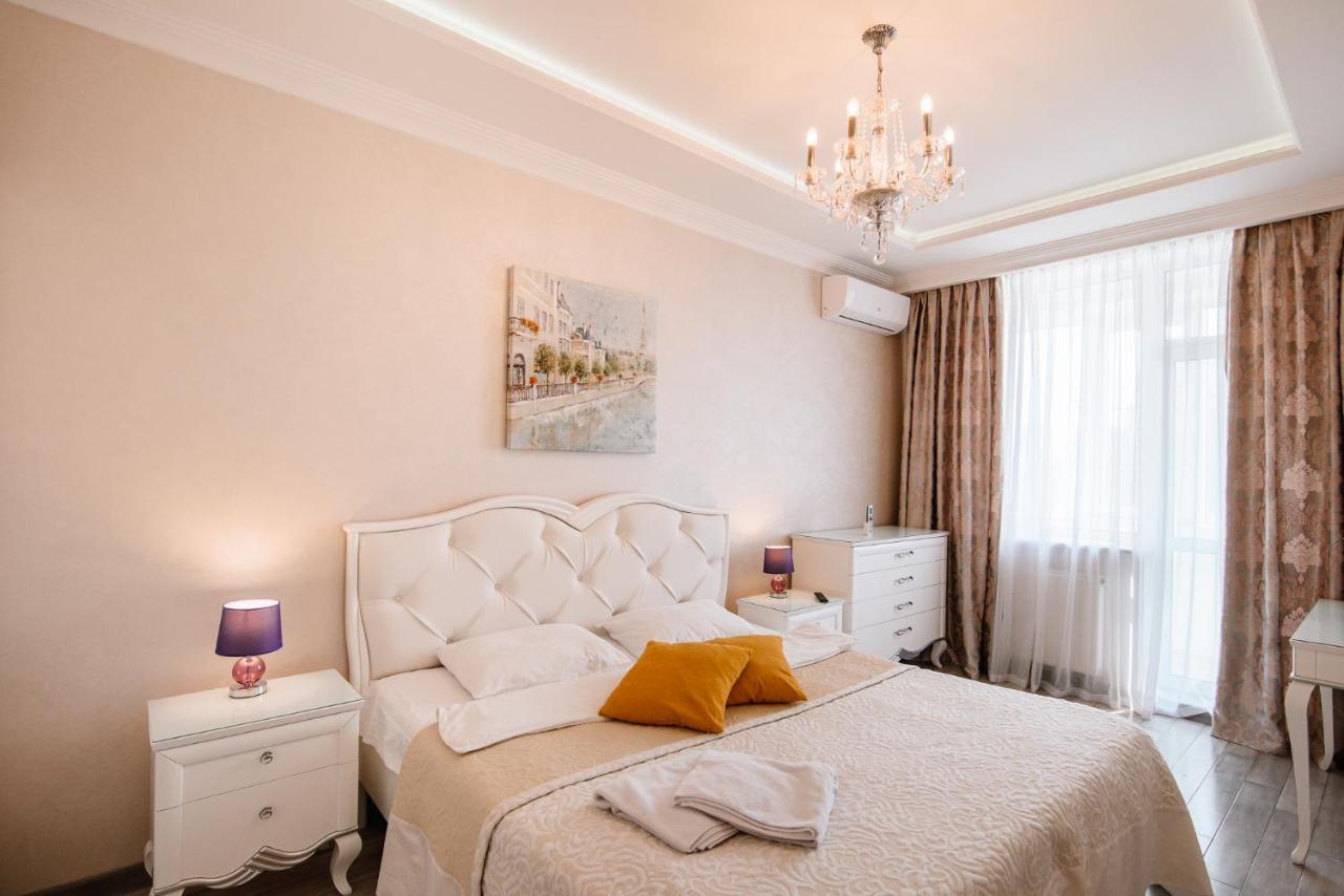 키예프 Luxury For Business & Pleasure Royal 1 아파트 외부 사진