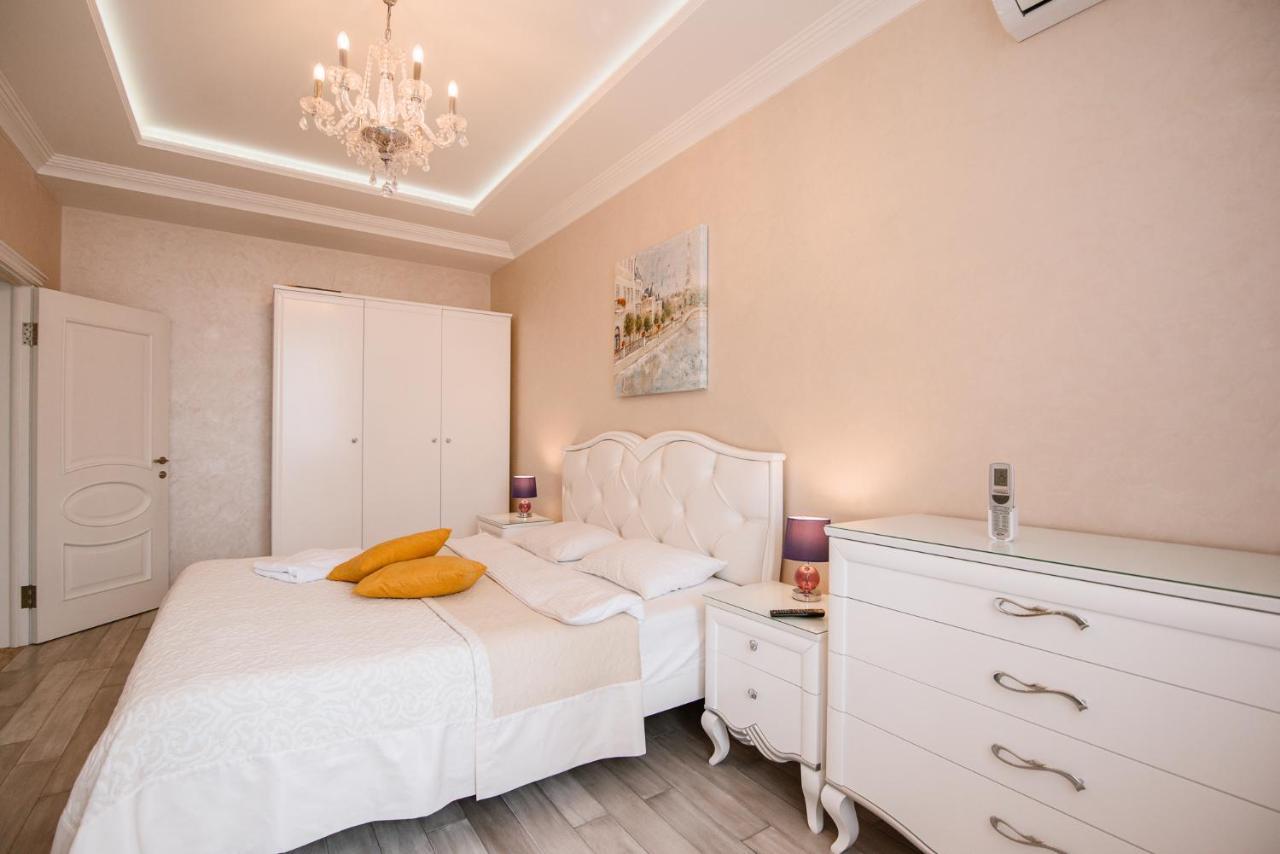 키예프 Luxury For Business & Pleasure Royal 1 아파트 외부 사진